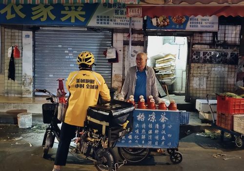 都市入睡，行者不眠：用手机记录夜晚的美好瞬间