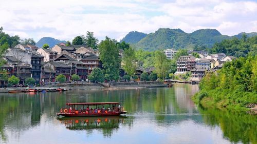 五一出游避开人流，8个人美景少宝藏地