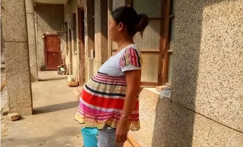 22岁孕妇偷偷下地干活，结果导致腹中6个月胎儿流产，令人惋惜！