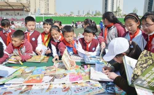 书香溢校园 淘书欢乐多——太原仁杰小学开展第五届校园读书节活动