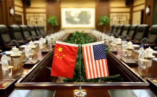 一天之内，美英双双都向中国示好 ，外媒：中国反制美国已自身难保