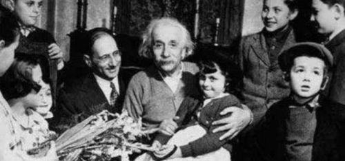 爱因斯坦是天才科学家，为何留下的两个孩子精神都有问题？