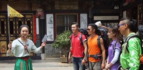 为何背双肩包去日本旅游，会被当地人嫌弃？导游说出了实情