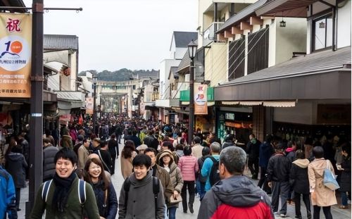 为何背双肩包去日本旅游，会被当地人嫌弃？导游说出了实情