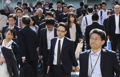 日本首相：日本处在即将崩溃的边缘，未来是一个没有希望的社会