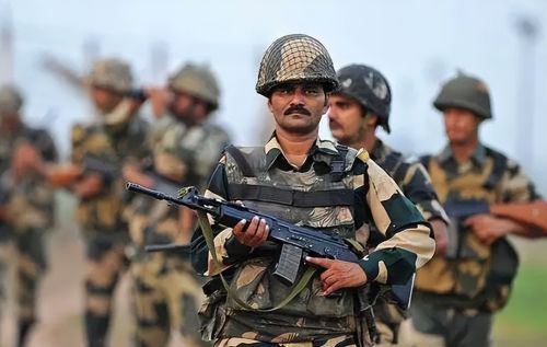 印度安全部队再次遇袭，致11人丧生，总理莫迪强烈谴责
