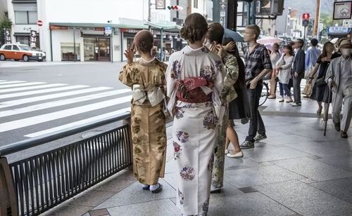 数十万日本女孩涌向上海，表面上是为了旅游，实际上另有目的！