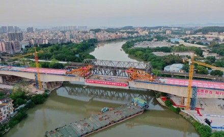 流溪河特大桥合龙，广州白云站建设按下“快进键”