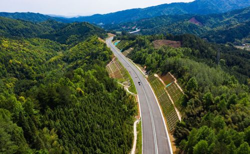 湖南：靖黎高速“冲刺”施工 预计6月实现通车
