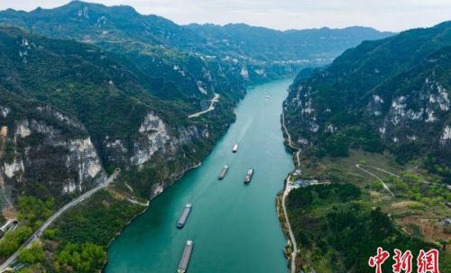 一季度长江干线港口货物吞吐量同比增长6.2%