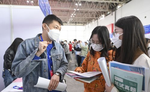 外媒：中国出台措施助青年就业创业