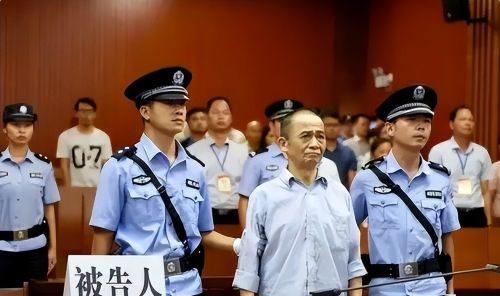 退休法官被67岁老人砍死！老人：我等了22年，终于报了这个仇！