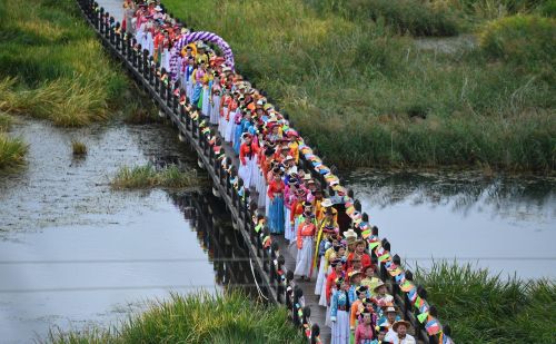 挨着泸沽湖的景区(泸沽湖周围)