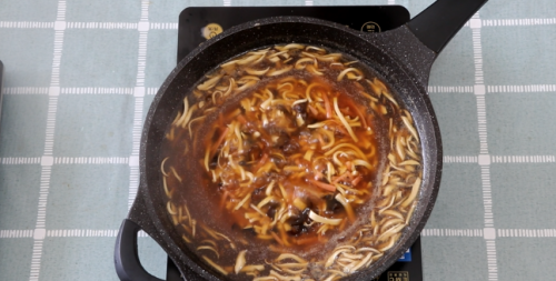 最简单的酸辣汤做法(正宗酸辣汤的做法大全窍门)