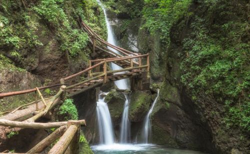 成都青城山爬山要多久(成都青城山要爬多久)