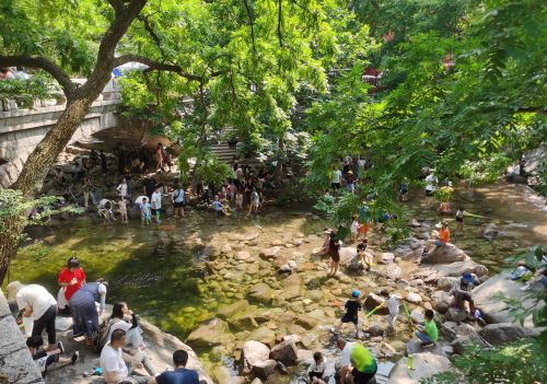 青岛崂山北九水一日游作文(青岛崂山北九水一日游多少钱)