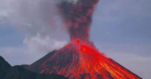 长白山天池海拔多少米?(长白山天池水面海拔高度是多少)