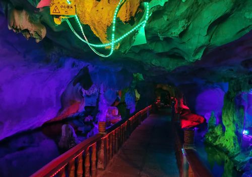 广东省肇庆七星岩旅游风景区(肇庆七星岩旅游攻略详解)