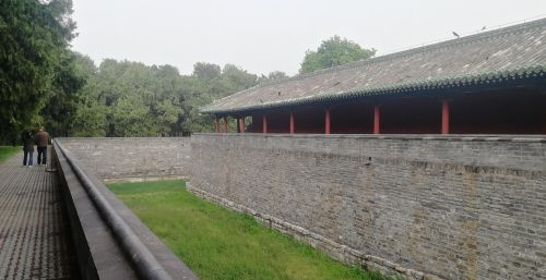 北京的前门大栅栏和天坛公园哪个好(北京的前门大栅栏和天坛公园哪个好玩)