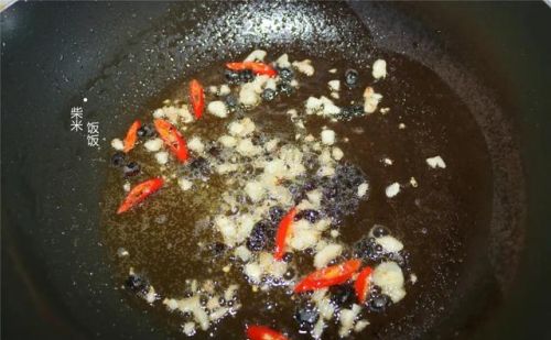青椒和它一起炒，癌细胞最怕，隔三差五吃，血管越来越干净