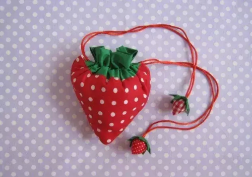 草莓袋套法(草莓袋怎么折)