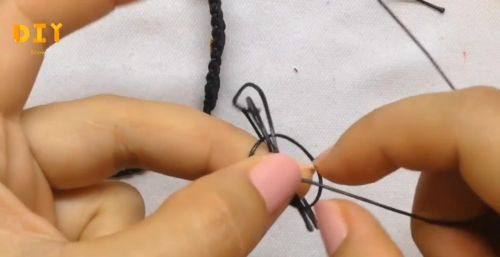 饰品绳编DIY，教你如何编制一条和田玉手链，简单又漂亮