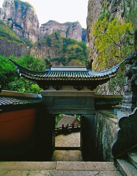 雁荡山旅游攻略(雁荡山风景区一日游攻略)