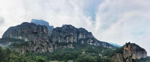 雁荡山旅游攻略(雁荡山风景区一日游攻略)