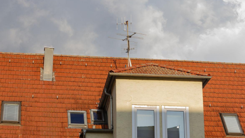 自建房的“避雷针地线”和家里插座的地线可以连接在一起吗？该看