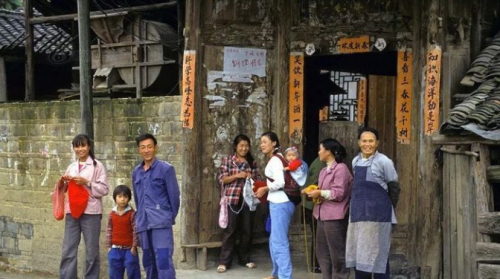 现实中的中国农村，面临的最大问题是什么？根本出路到底怎么走？