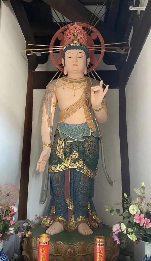 隆福寺阿弥陀佛殿里的佛像叫什么(隆福寺阿弥陀佛殿里的佛像是什么)