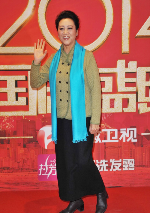 看了67岁王丽云才明白：穿着优雅不俗气，才是真的岁月不败美人