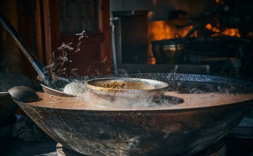 为什么新买的铁锅要先“开锅”，有啥科学依据吗？又该怎样开锅？