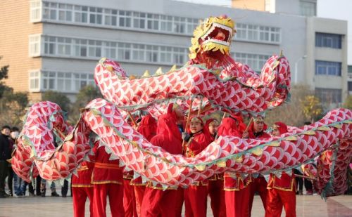 正月初一是“鸡日”，为何不能扫房子？初一还有哪些讲究？早了解