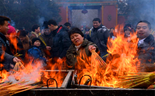 古人讲：“穷人爱算命，富人爱烧香”，啥意思？老祖宗的经验之谈