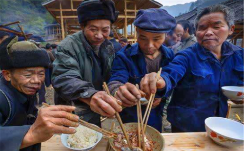 古人讲：“不色者肾绝、不食者脾绝”，下句更精髓，早明白早受益