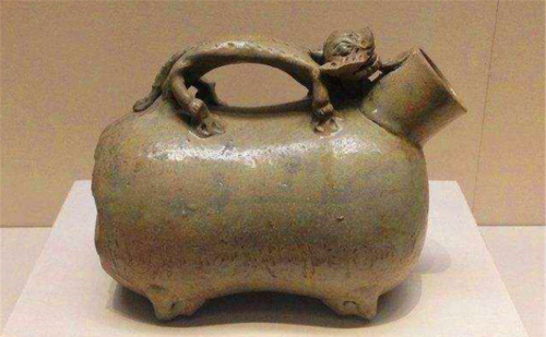 南京出土“虎”形文物，专家认为是夜壶，器身刻13个字打破此说法