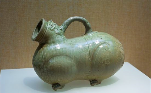 南京出土“虎”形文物，专家认为是夜壶，器身刻13个字打破此说法