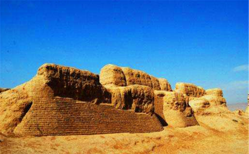 1965年，新疆发现400多座古墓，出土一文物，专家研究后：DNA结构