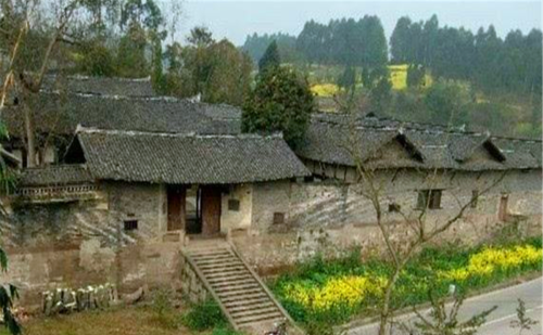 老北京城的翠微山下，有国内现存唯一的太监博物馆，让人大开眼界