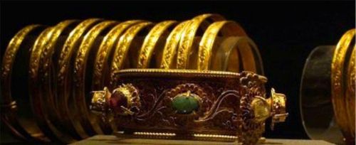 最豪华的亲王墓：黄金饰品达千件，原来是家产无人继承，只好埋了