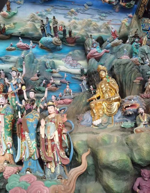 万寿寺大雄宝殿佛像后面神秘的3D海岛观音图竟然有如此深意？