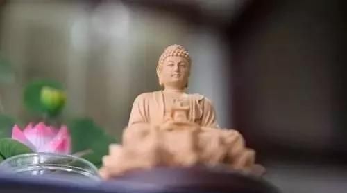 佛教知识｜在床上或躺着念佛可以吗？