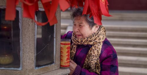 去寺院上香许愿真的灵？原来你许的都不是“愿”