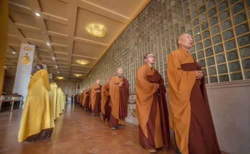 居士必读：身为三宝弟子，可别不知道如何称呼出家人