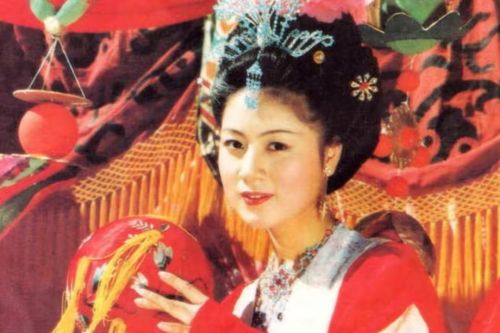 6位中国天然美女：没整容没打针，比网红脸耐看，自然老去也很美