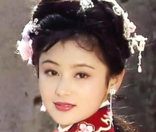 6位中国天然美女：没整容没打针，比网红脸耐看，自然老去也很美