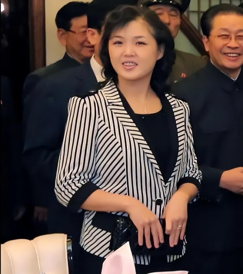女人过了30、40岁，还是“胖”点好看，朝鲜第一夫人的状态绝了