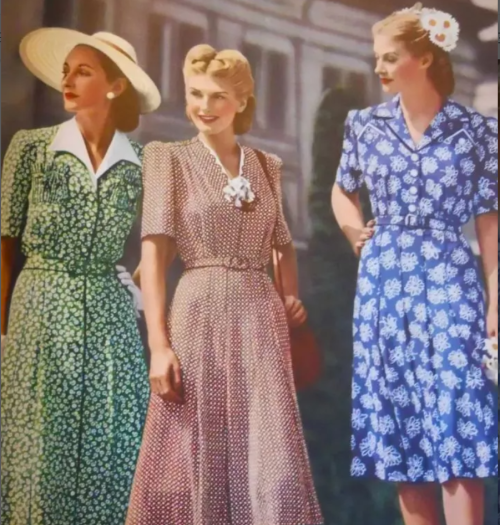今夏流行的“法式裙”，有品位的女人这样穿，优雅显瘦还气质