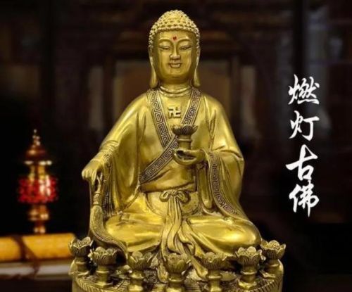 藏传佛教寺庙的佛菩萨像特征